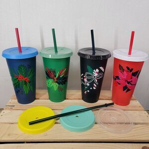 Set of 4 Starbucks Holiday Plastic Cups w/ Lids and Straws 24 fl oz